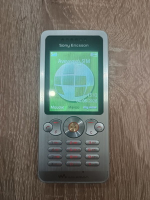 Sony Ericsson W302 phone like new with original charger