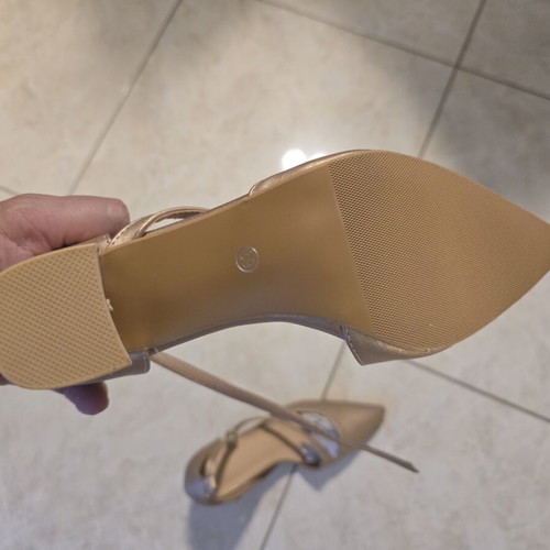 Pumps with thick heel like new, gold, size 39