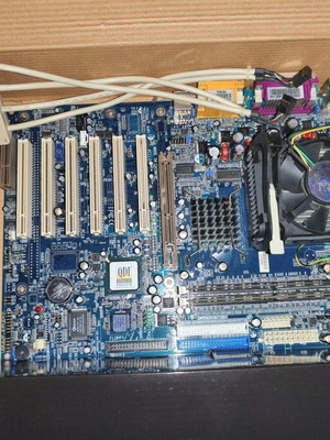 QDI Platinix 2E motherboard with CPU and RAM used