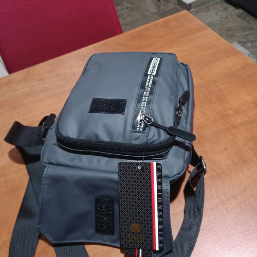 Men's shoulder bag new, waterproof, gray