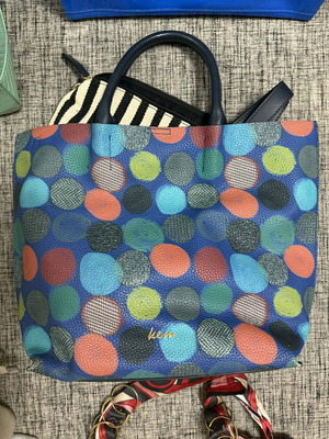 Kem handbag like new with internal auxiliary pocket