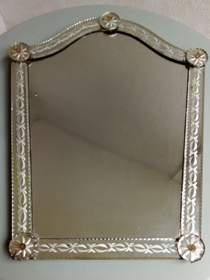 Καθρέφτης βενετσιάνικος μεταχειρισμένος, διαστάσεις 53x42 εκ