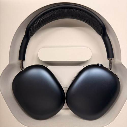 Apple AirPods Max new