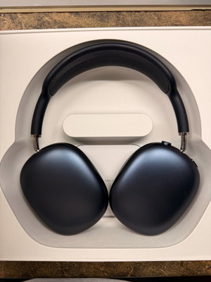 Apple AirPods Max new