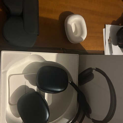 AirPods Max Midnight new