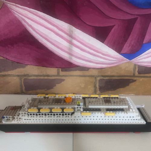 Titanic Model Ship COBI like new