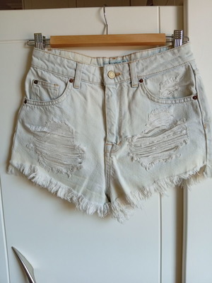 Pull & Bear faded white high-waisted denim shorts like new