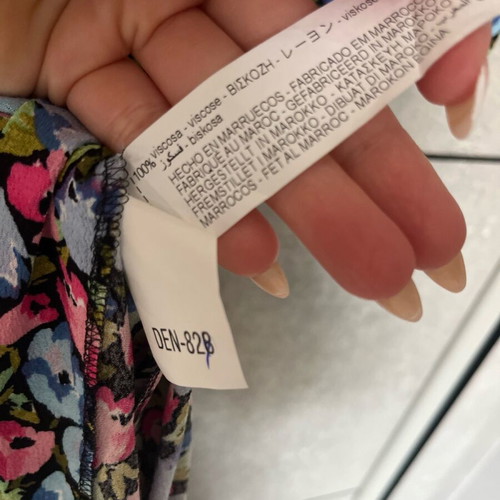 Zara floral dress size S like new, long with V neckline and belt