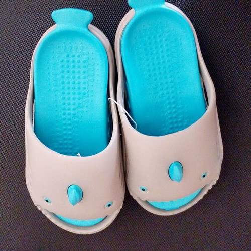 Shark slippers new, size 35, gray and turquoise