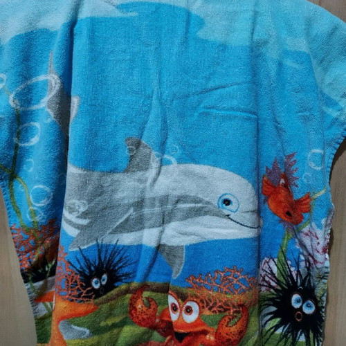 Poncho towel like new for small children up to 5 years old