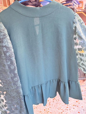 Zara women's shirt like new, cypress color with organza sleeves