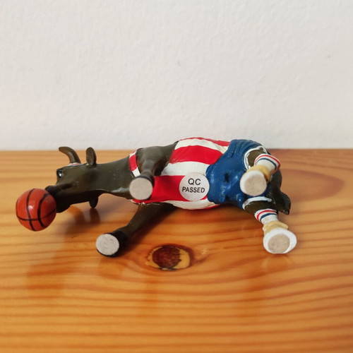 Cow Parade Small Figurine Bess Bovine Basketball US Flag 2000