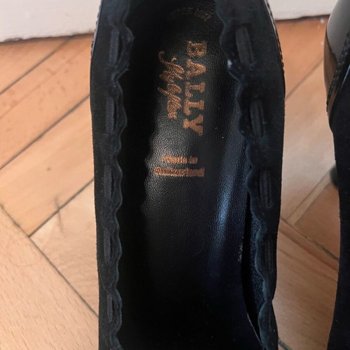 Bally genuine leather sand suede shoes size 40 like new