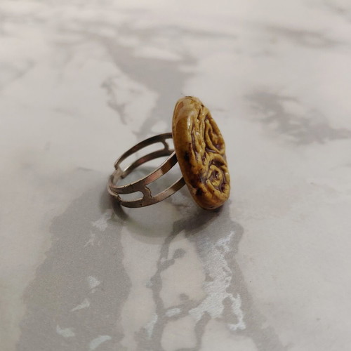 Vintage women's ring from the 1970s, used