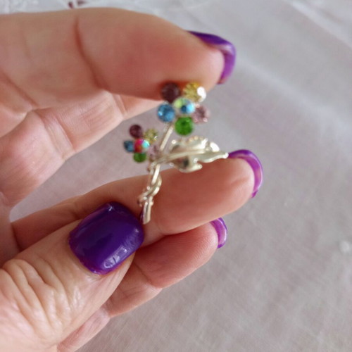 Vintage flower brooch with multicolored rhinestones like new