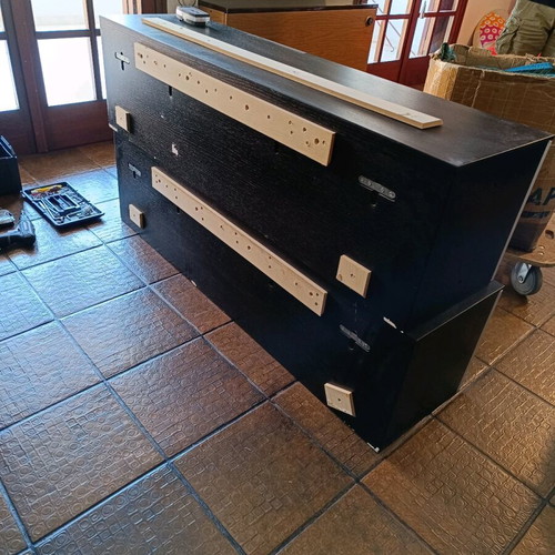 Modern living room unit like new