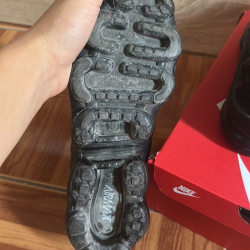 Nike Vapor Max Plus sneakers used, size 41, black, with box and laces