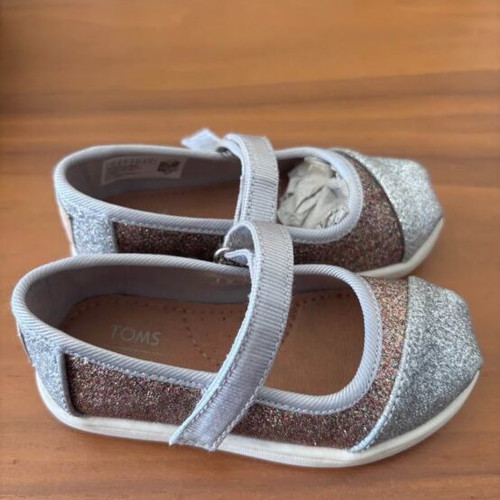 Tom’s ballerinas size 22 bronze with silver like new for girl