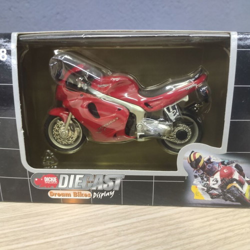 Triumph Sprint ST 1/18 scale model
