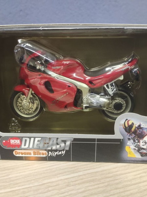 Triumph Sprint ST 1/18 scale model