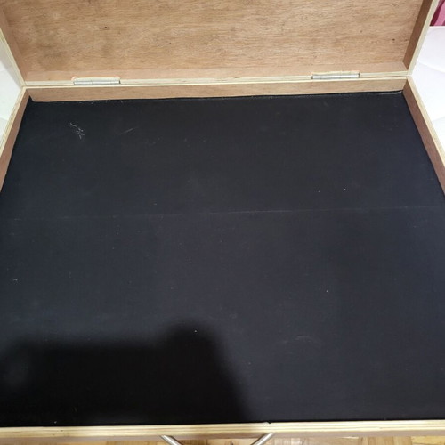 Wooden jewelry display case with handle