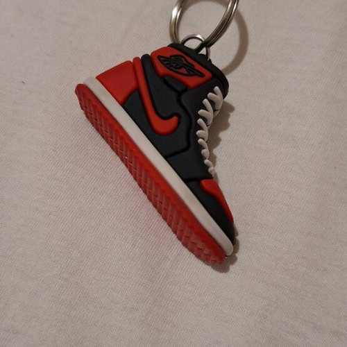 Nike keychain like new, black and red