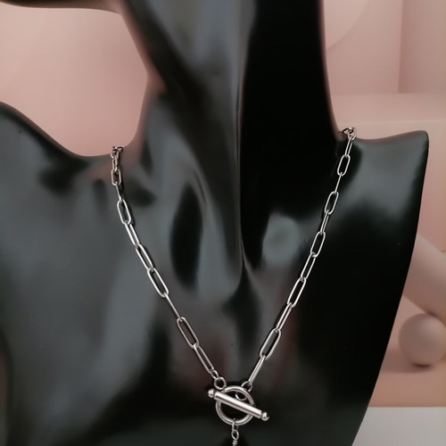 Statement steel necklace with pearl in paperclip style