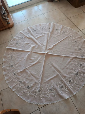 Round tablecloth handmade like new