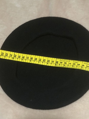 Benetton wool beret French style like new black