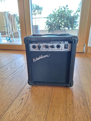 Washburn G-10 guitar amplifier used, good condition