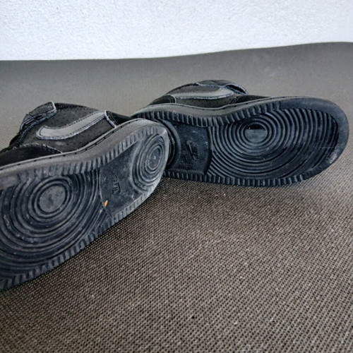Nike sneakers size 25 like new, black