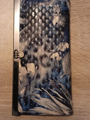 Wallet like new, white and blue