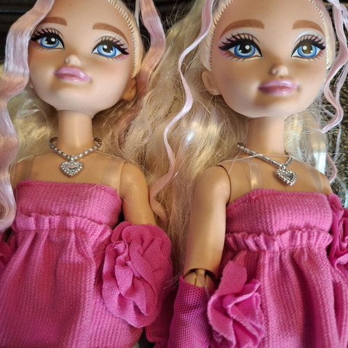 Barbie Malibu Dream Besties set of two like new with accessories