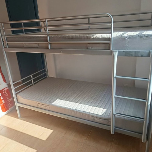 Bunk bed with mattresses like new