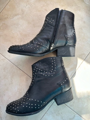 Esthissis leather ankle boots used, size 38, black