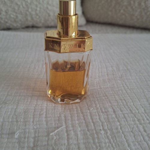 Estée Lauder Knowing Eau de Parfum 30 ml bottle