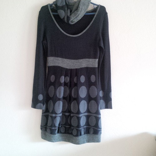 Winter dress used size S-M, dark blue with gray and scarf