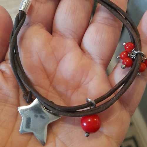 Gregio bracelet with 925 silver used, leather with red beads