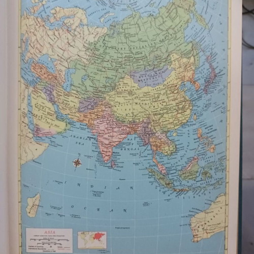Hammond's World Atlas, 176 pages, Greek