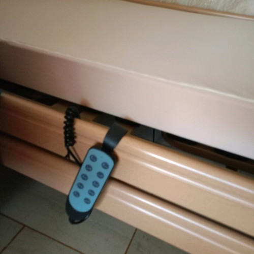 Hospital electric bed like new with mattress and remote control