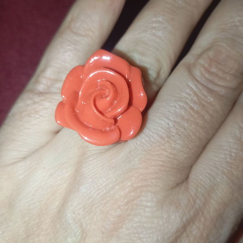 Ring red rose like new, plastic