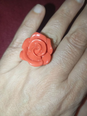 Ring red rose like new, plastic