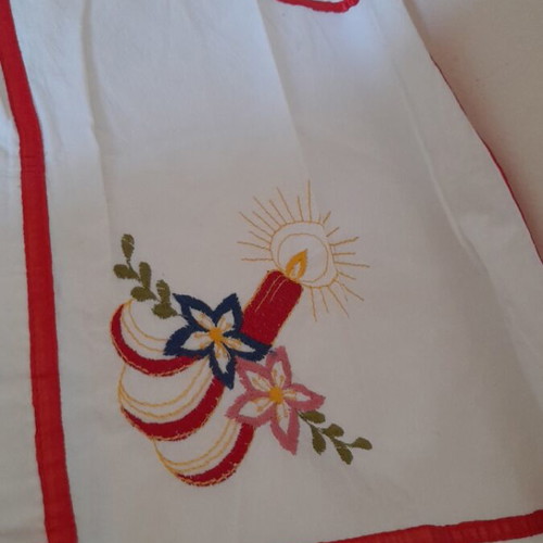 Easter tablecloth set with embroidery and two placemats new