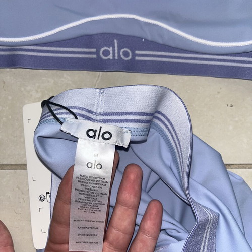 Alo Yoga summer set new with tags, blue, size M