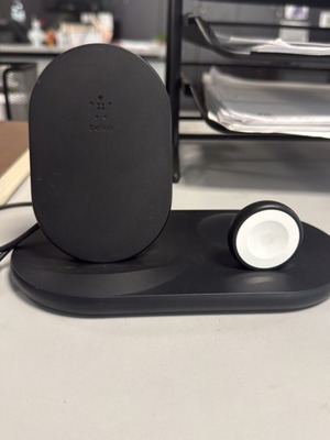 Belkin BoostCharge 3-in-1 Magnetic Foldable Wireless Charger used