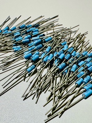 ITT NSQ8034 diodes new pack of 88 NOS