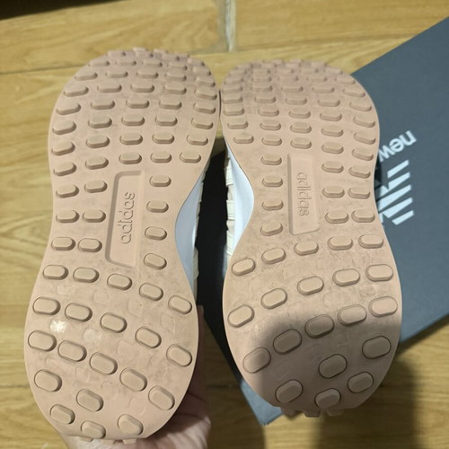 Adidas Run 70s women's sneakers, salmon