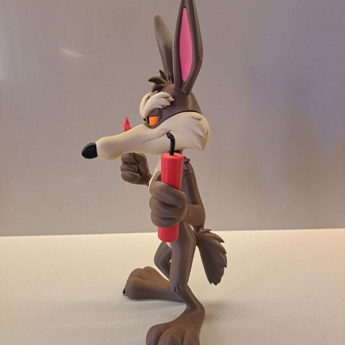 Coyote figure like new, 29cm height