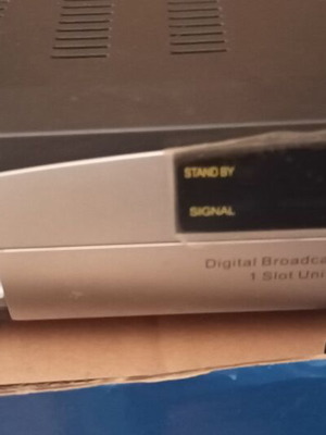 Digital satellite receiver like new