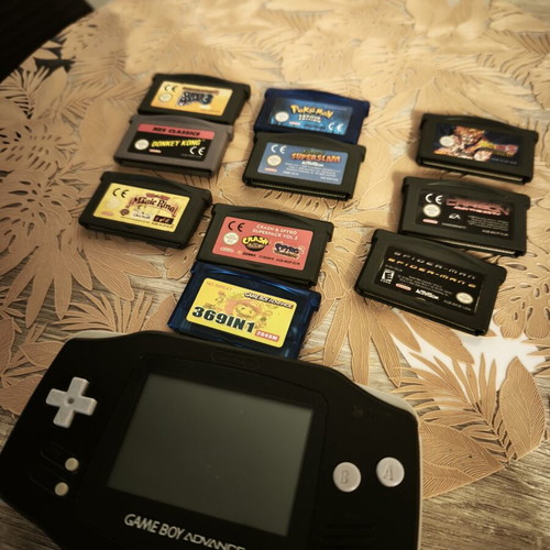 Game Boy Advance used, bundle in very good condition